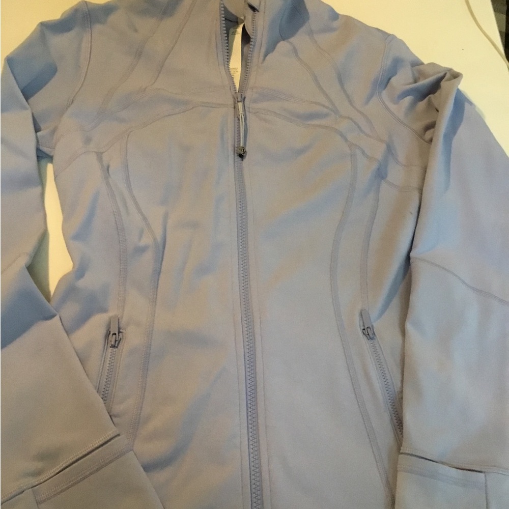 Lululemon DEFINEJacket, excellent condition.